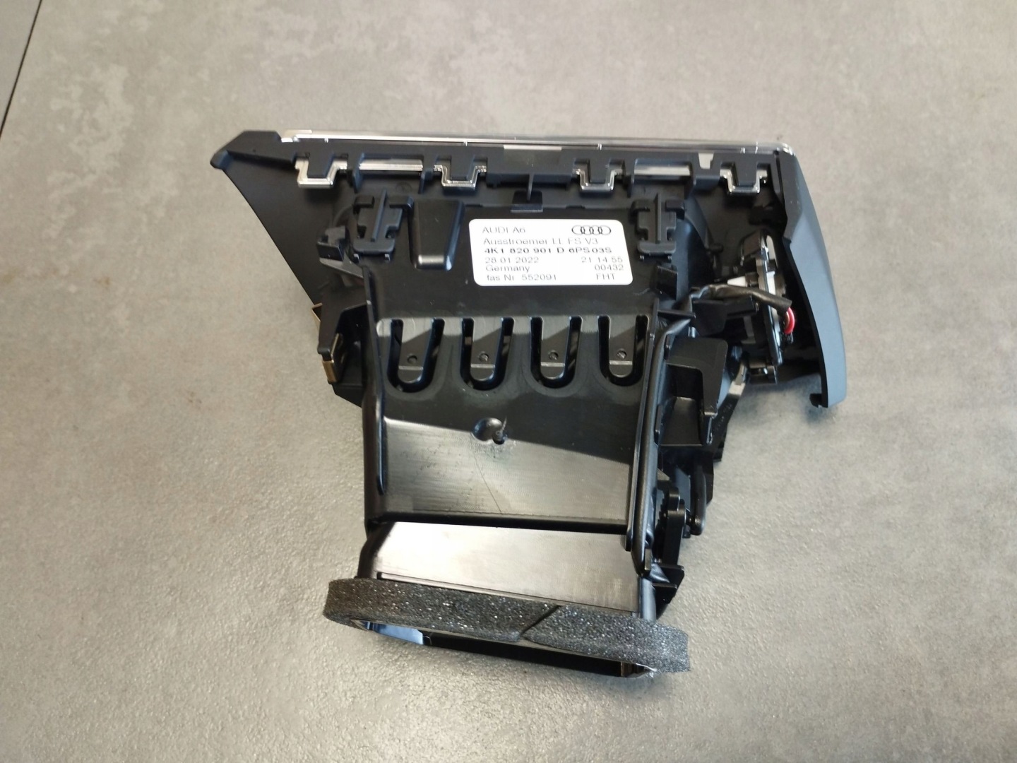 Audi A6 Allroad C8 2022 grid air conditioning devices left 4K1820901D