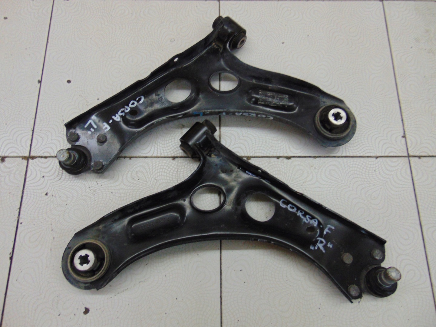 QUERLENKER LINKS RECHTS OPEL CORSA F