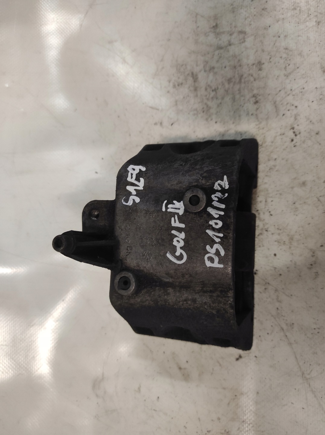 VW Golf IV 4 1J0199262BK engine mount