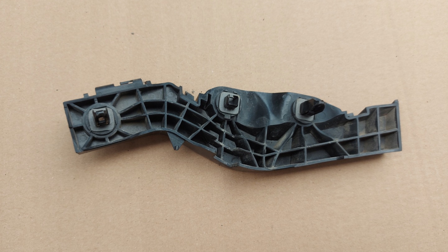 bumper bracket right rear part TOYOTA AVENSIS T27 15