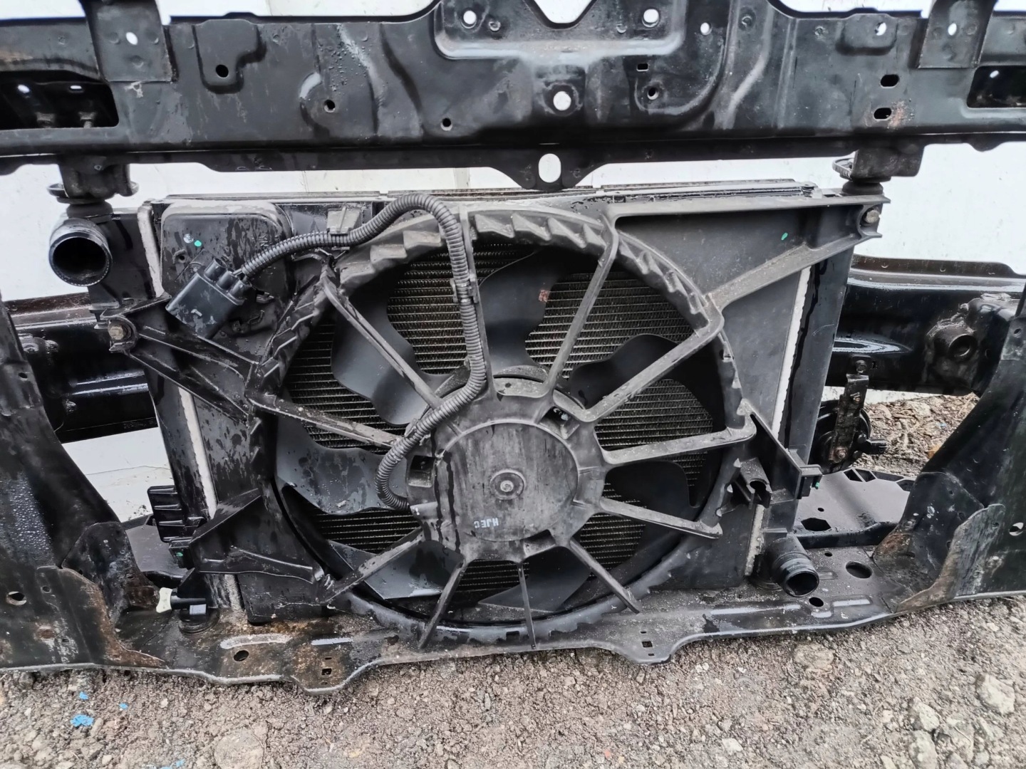 KIA VENGA support panel for radiators sider radiator fan 1,4 1,6 BENZ 2009