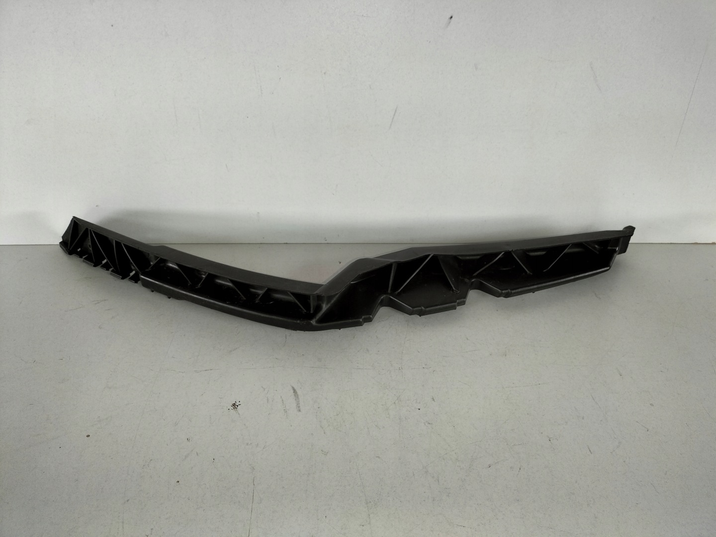 bumper bracket front left SKODA OCTAVIA II 04