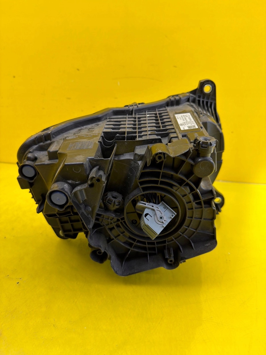 far lijeva Land Rover Defender 2 L663 20- Full Led L8B2-13W030-HG