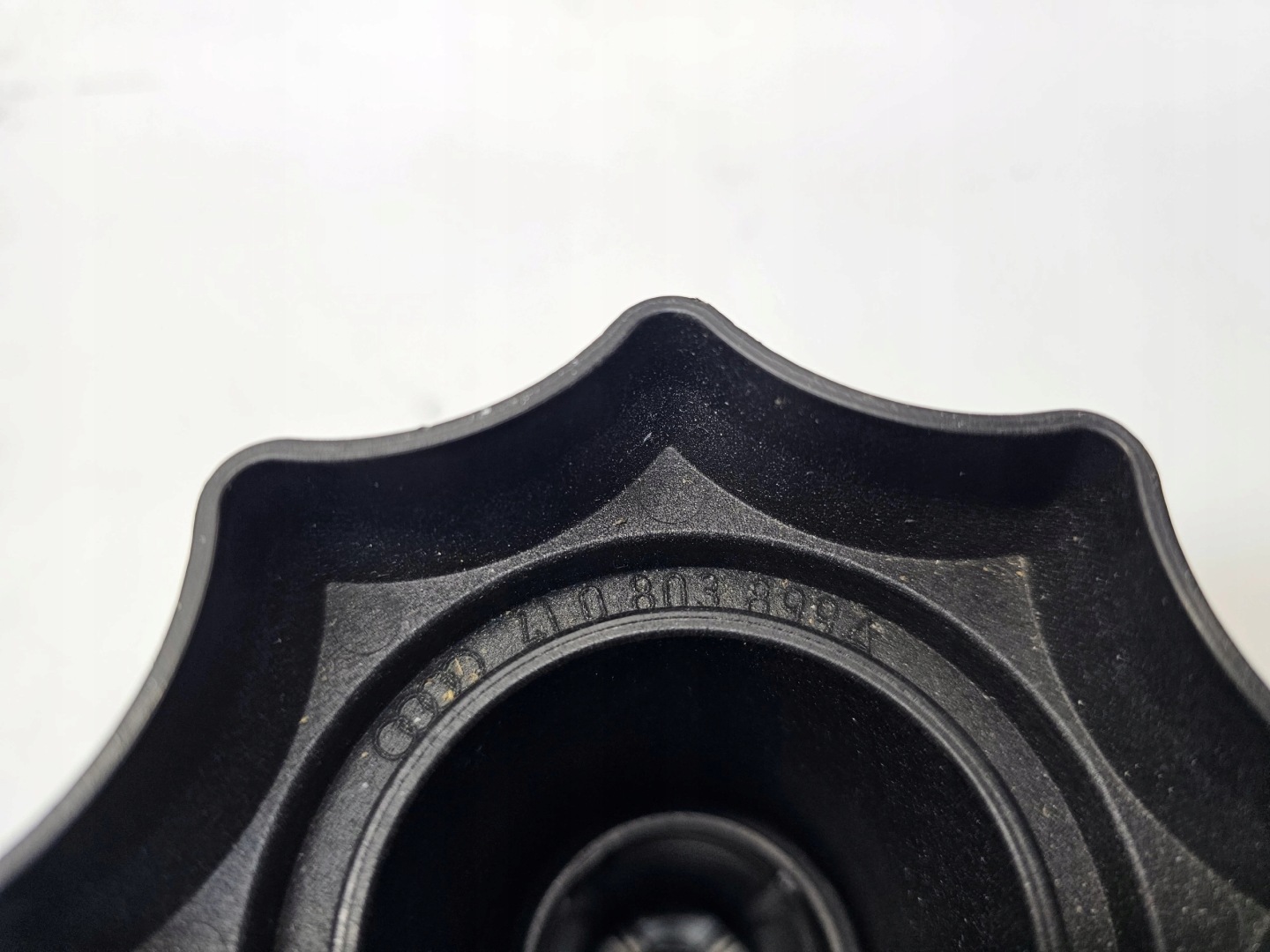 Vis Roues de la roue de secours AUDI Q7 4L 4L0803899A