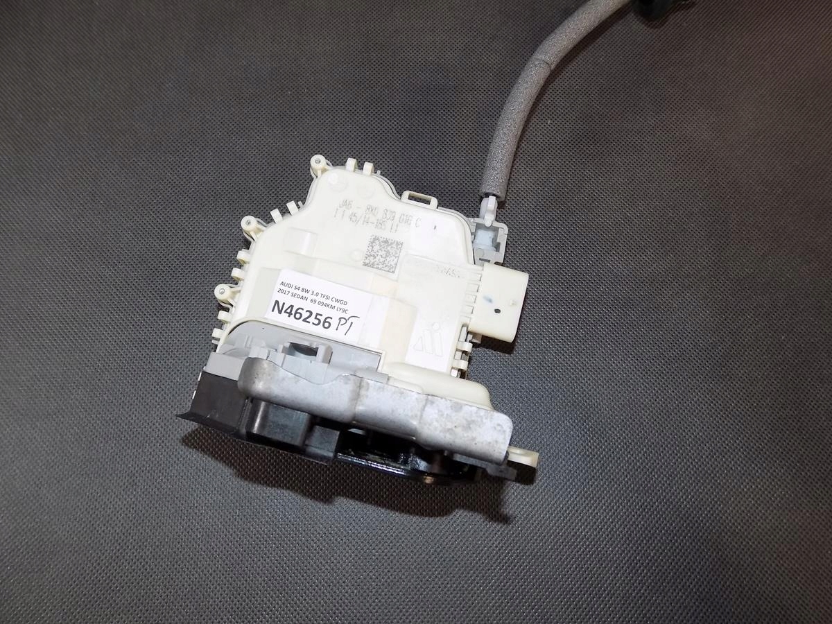 AUDI S4 A4 B9 lock door right rear part 8X0839016C