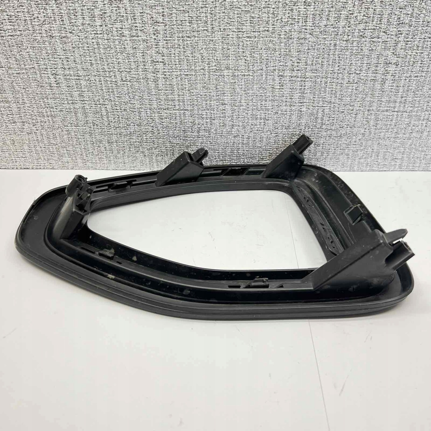 VW T-ROC grid of a bumper right front 2GA853212K