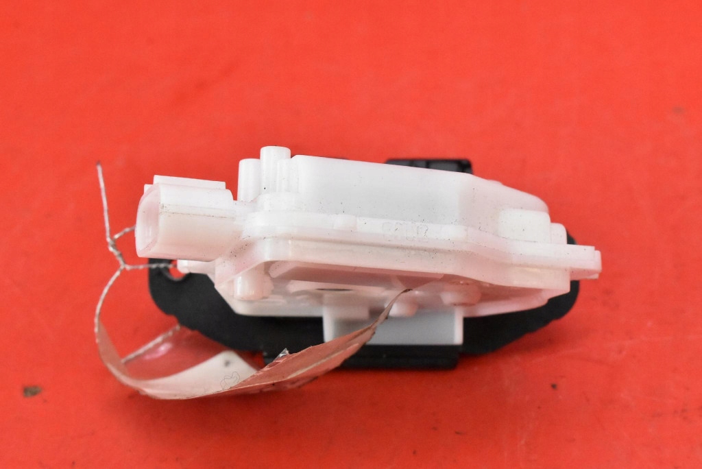 lock bonnet rear part boot TOYOTA YARIS 4 IV 5D HB 20