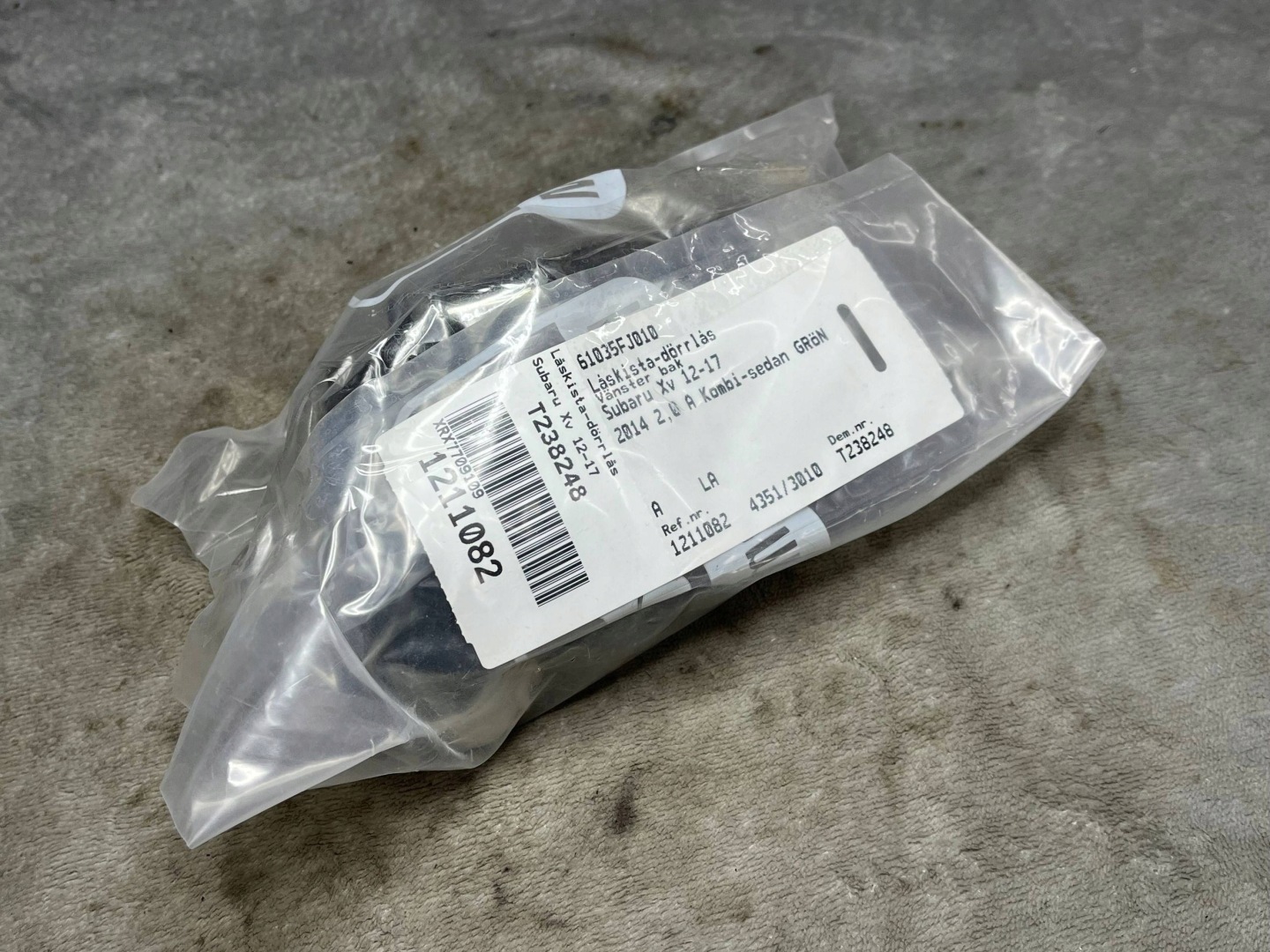 button of the opening bonnet left side Vauxhall Astra H T1503