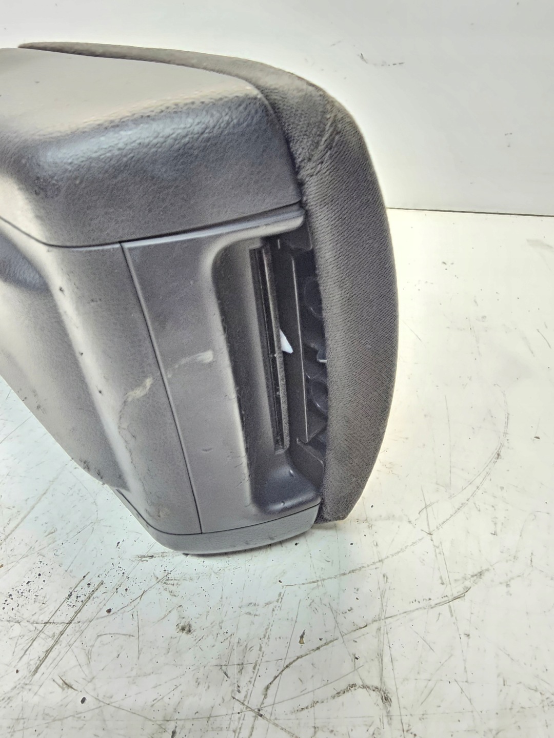 Armlehne vorne AUDI A6 C6 *MATERIAL* *3**