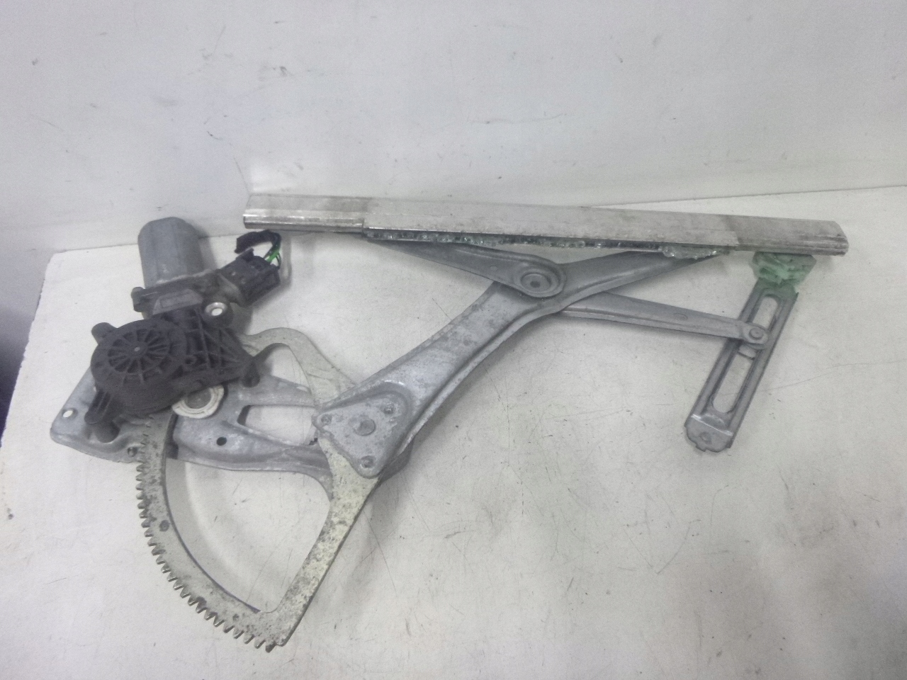 MÉCANISME VITRE AVANT DROITE MERCEDES W210 2000R.