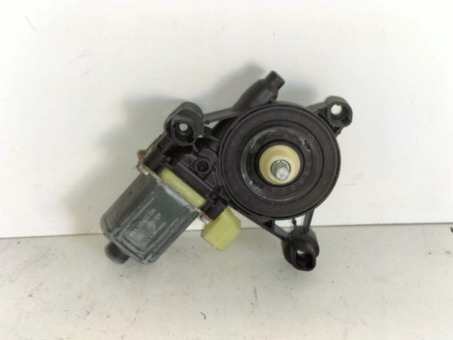 mini motor podnosnika windows door front right AUDI A4 B9 15