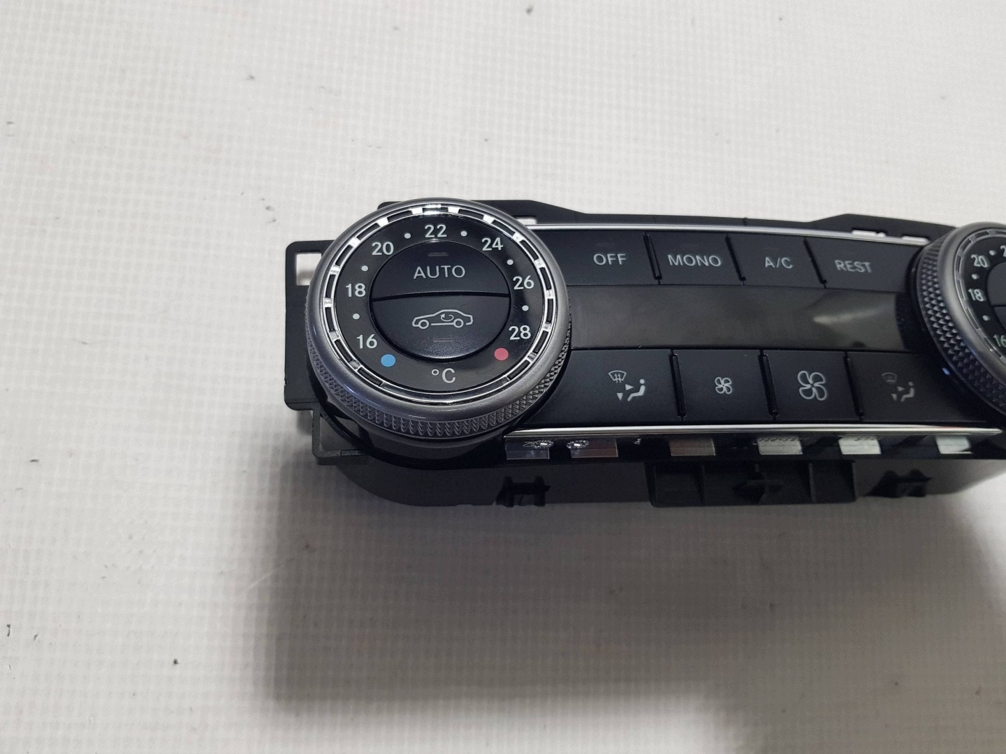 Panel KLIMY klimatizaci Mercedes C W204 A2048305890