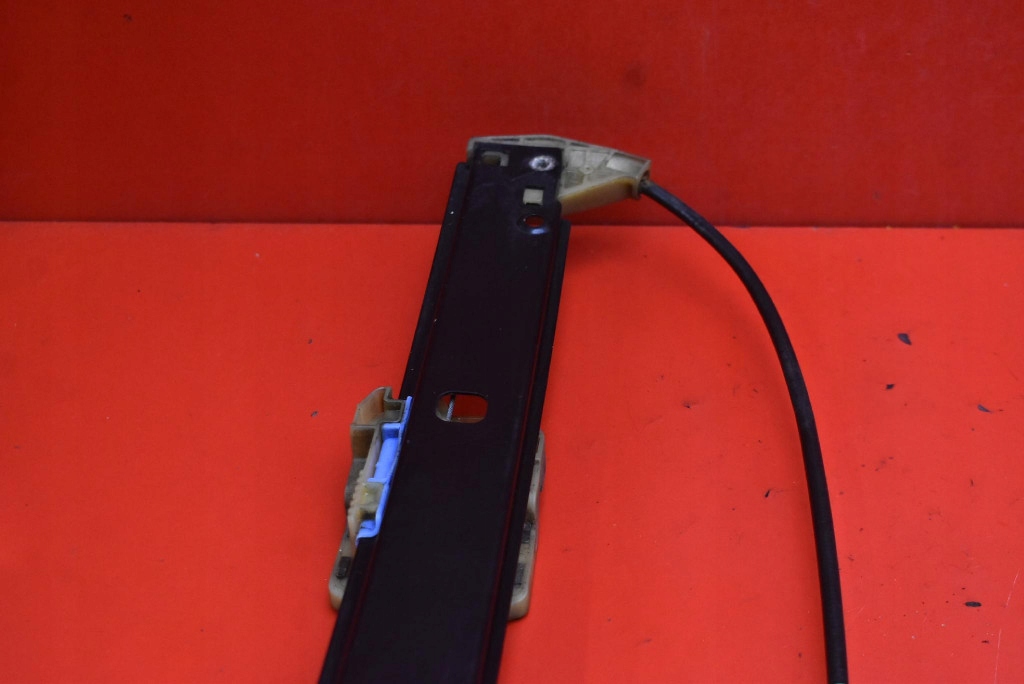 window regulator left front EU 8K0959801 AUDI A4 B8 KOMBI 07-11