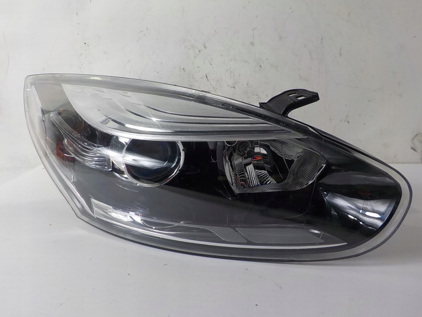 RENAULT MEGANE III LIFT light right front front UK