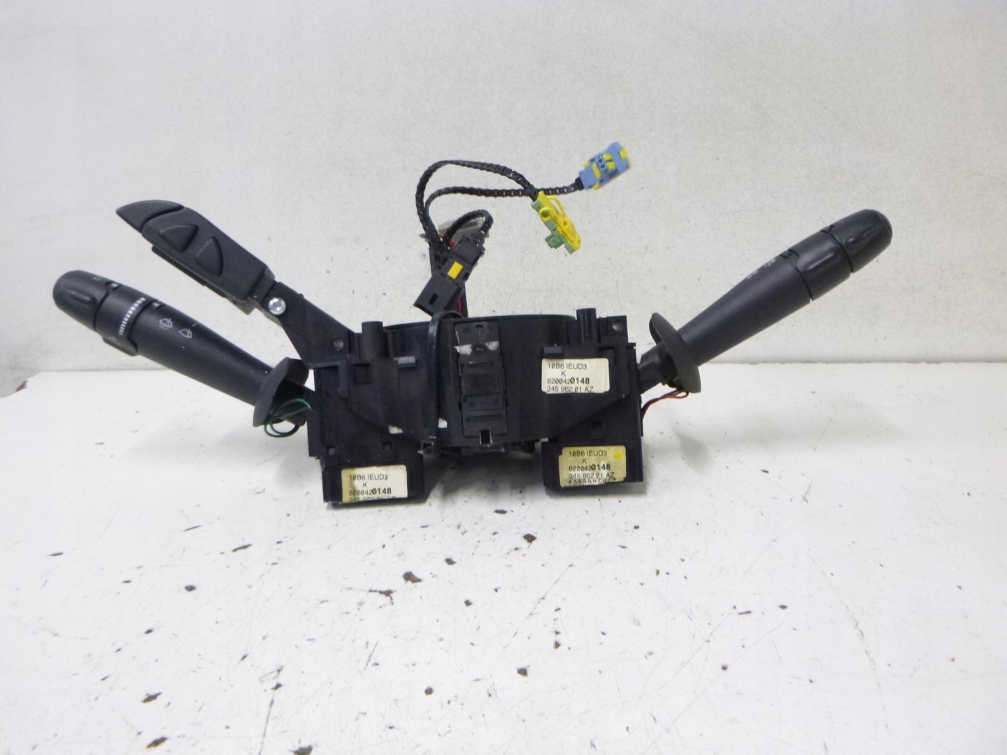 DEVIO LUCI DEVIO ZESPOLONE RENAULT LAGUNA II LIFT 2006R. 8200420148