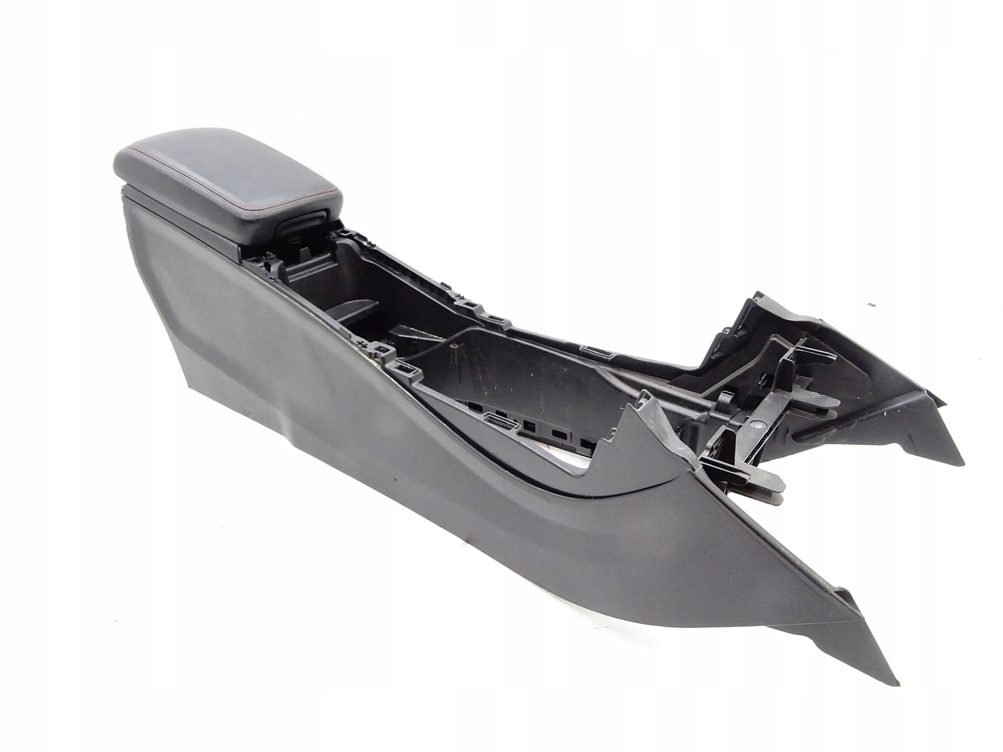 TUNEL central armrest MERCEDES A W176 A1766804101