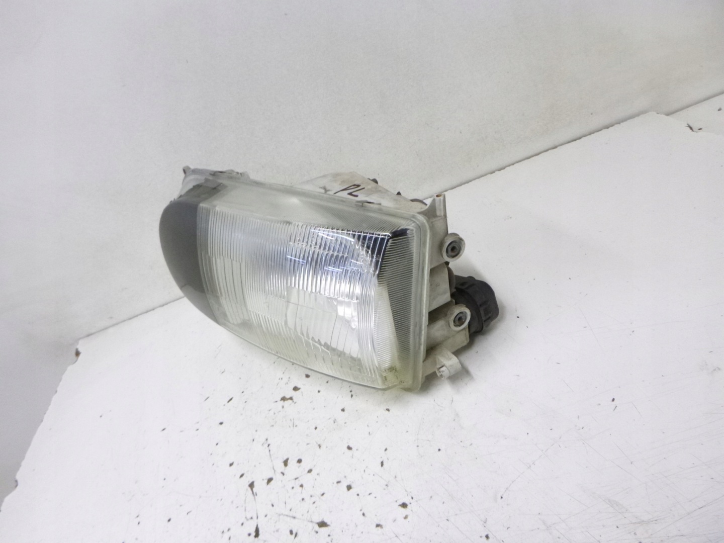 light front Nissan Vanette 1999r.