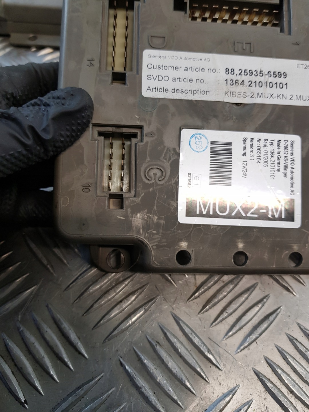 control unit SIEMENS VDO MUX2-M DO AUTOBUSU 1364.21010101 88.25935-6599