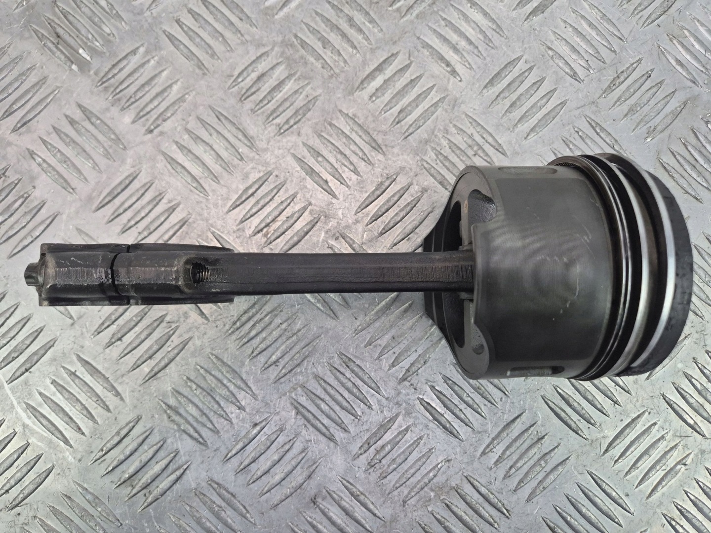 Piston avec bielle Mercedes C220 CDI S204 OM646.811