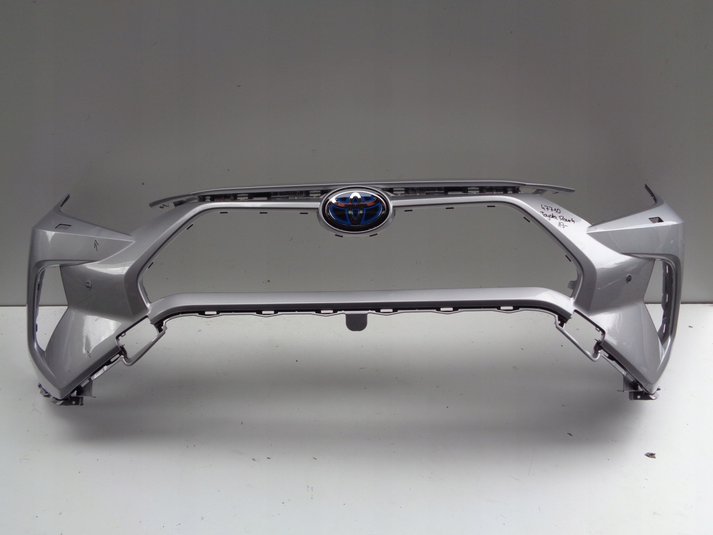 front bumper TOYOTA RAV 4 19- NR 47710