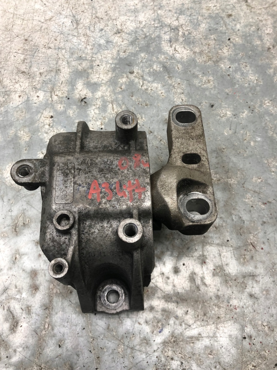 holder engine mount AUDI A3 8P LIFT 1K0199262CB