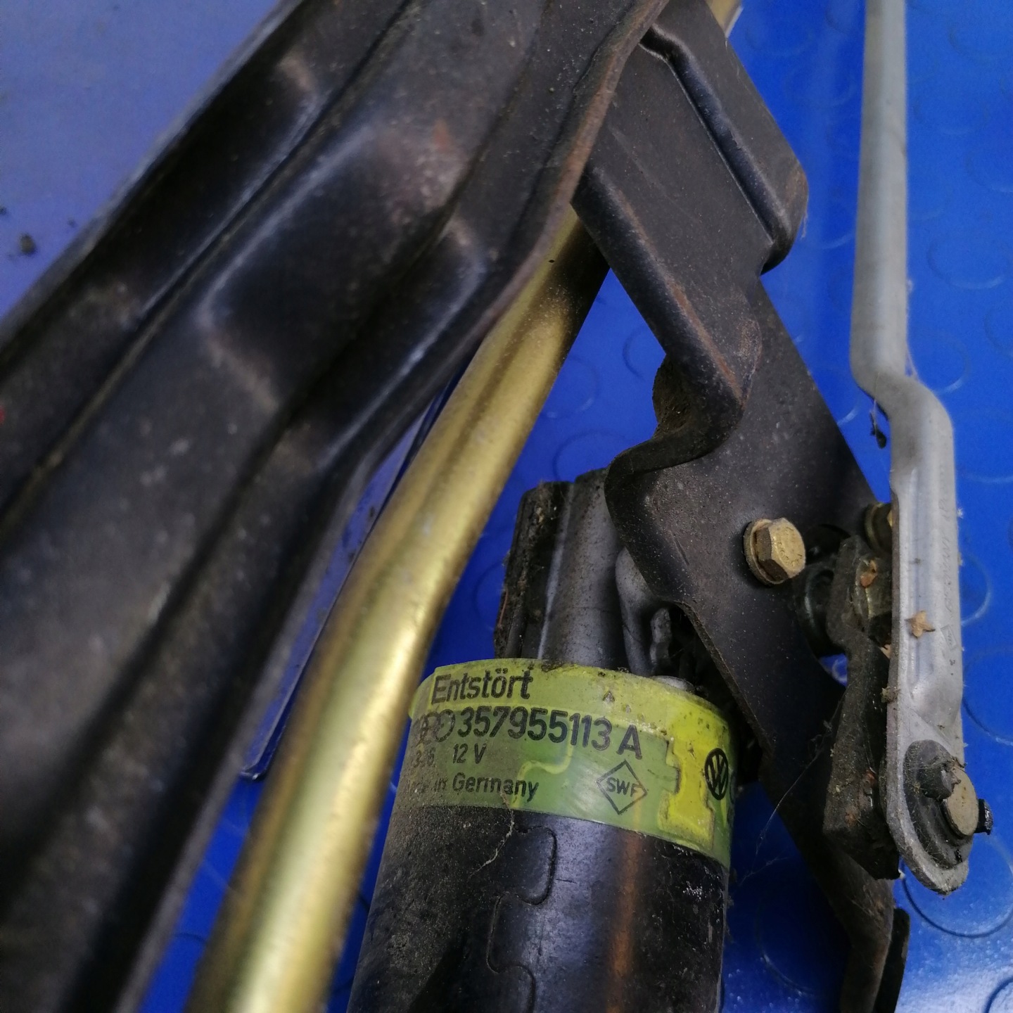 mechanism engine of wipers VW PASSAT B3 front 357955113A VW