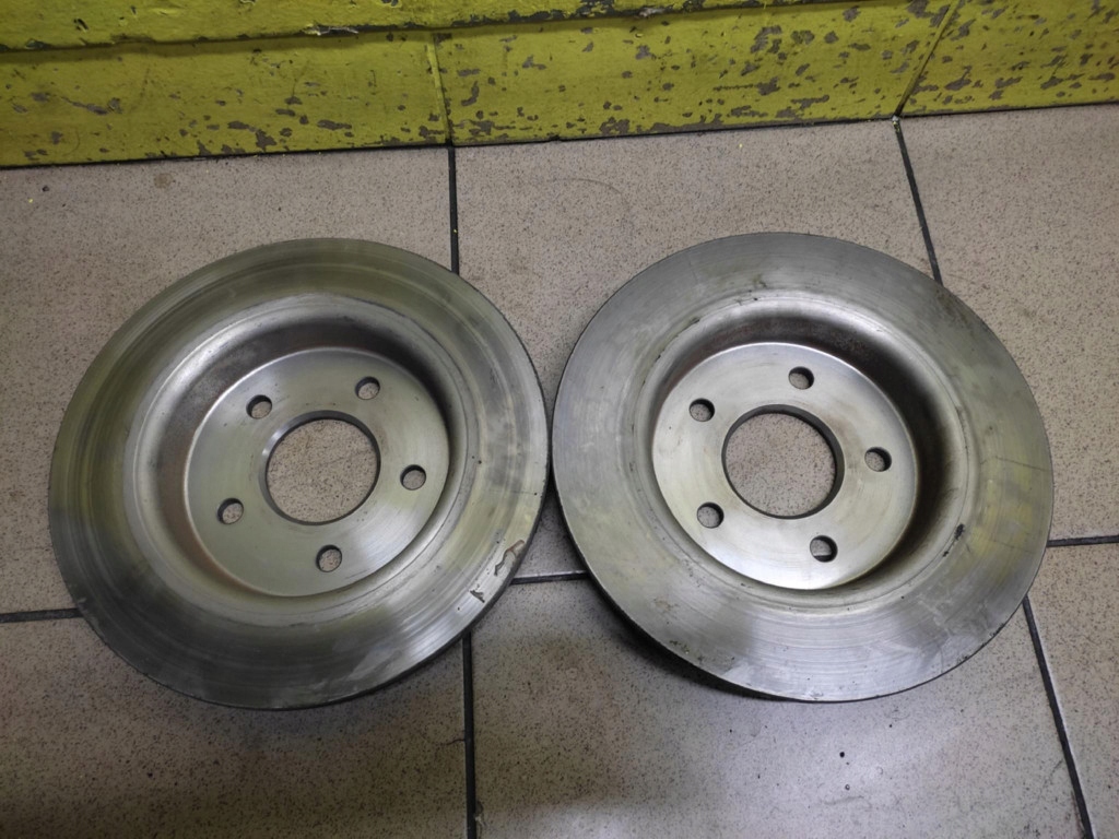 FORD FOCUS MK1 1.6 D discs brake rear part