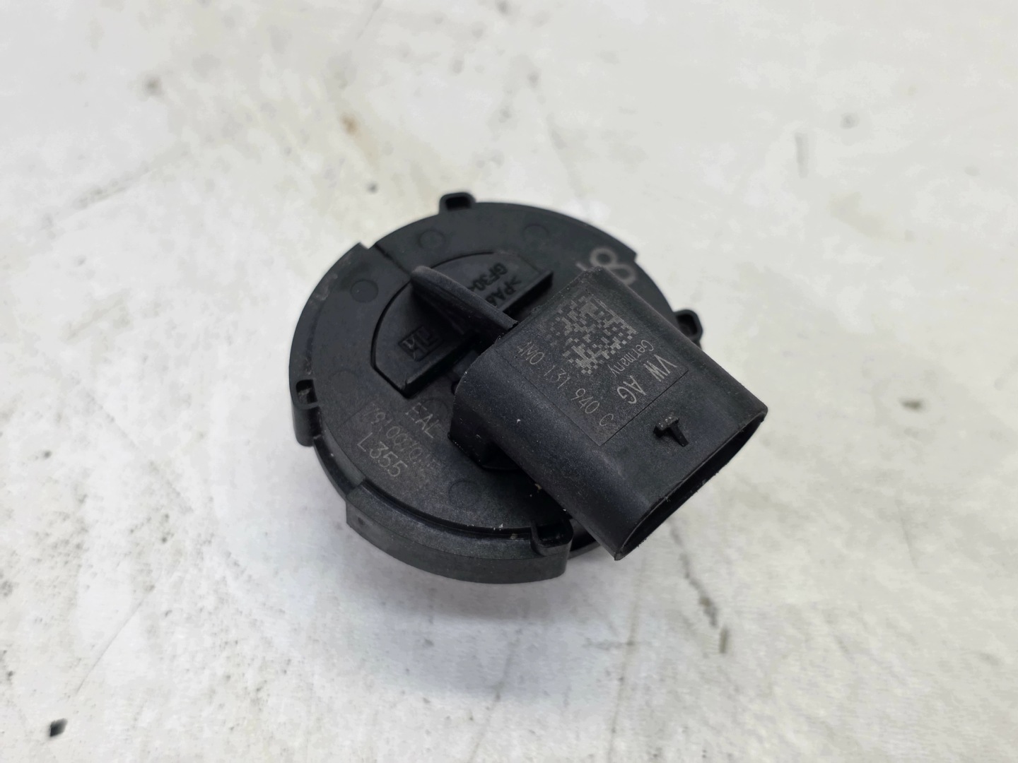 Sensor Behälter tank ADBLUE AUDI A4 B9 A5 8W 4M0131940C