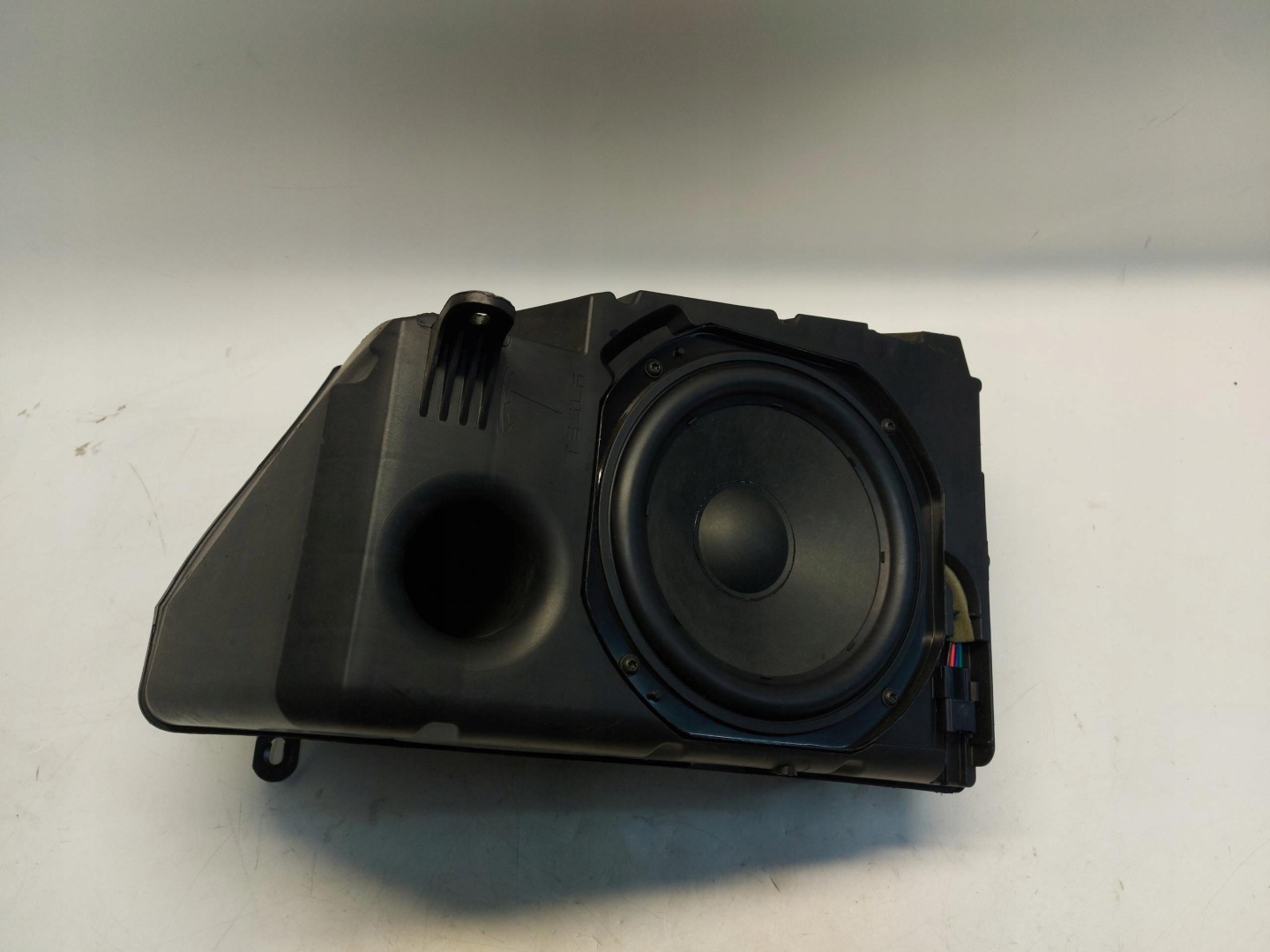 TESLA Model 3 III speaker boot Subwoofer 1079747-00-D
