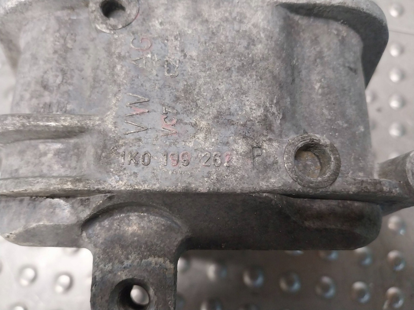 holder engine mount 1K0199262P VW PASSAT B6 B7 1.9 TDI