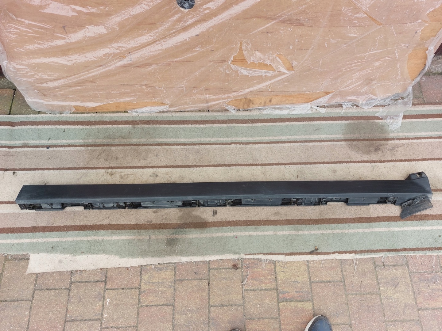 moulding threshold left Land Range Rover Velar L560