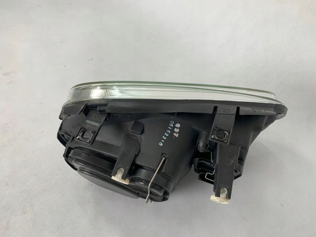 Volkswagen Golf 4 IV Reflektor left light left tyc
