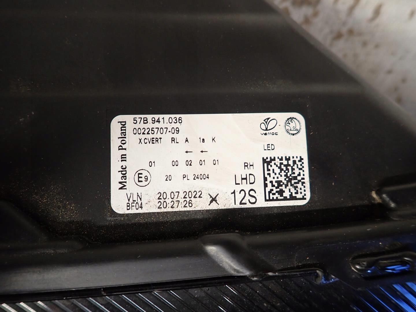 light front front right SKODA KAROQ LIFT 2021- FULL LED 57B941036