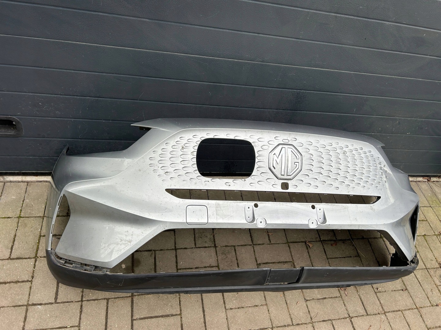 MG ZS 19- Lift bumper front front