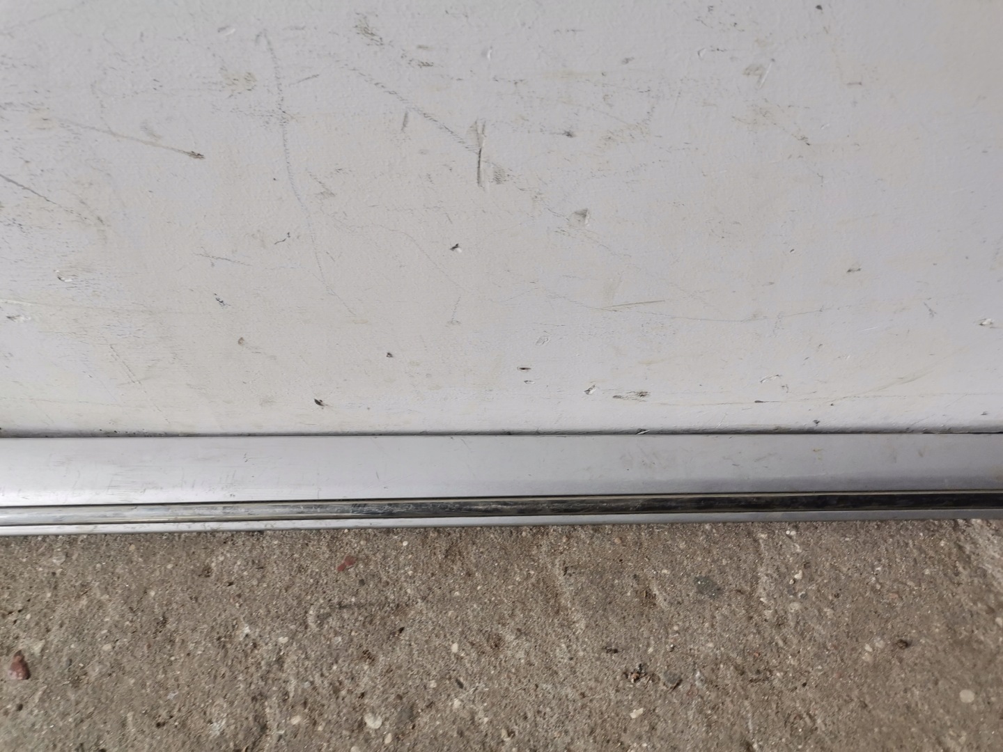 moulding door left front MERCEDES W203 A2036904962