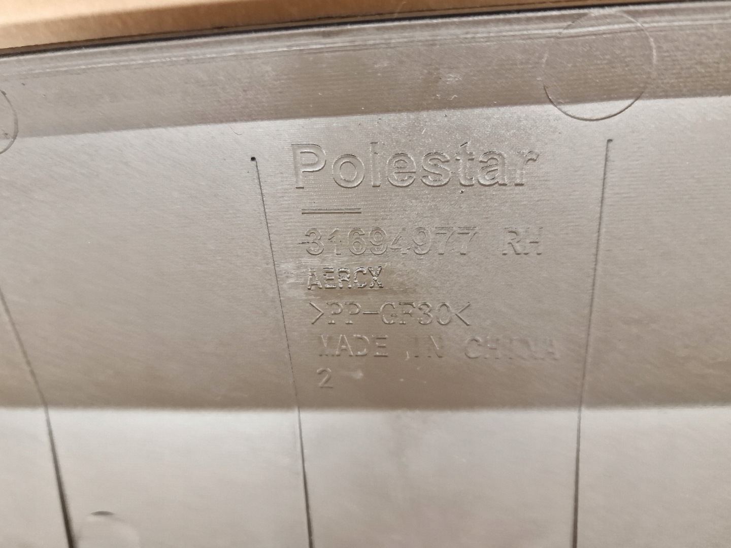 Droit Moulage Sol Protection soubassement POLESTAR 2