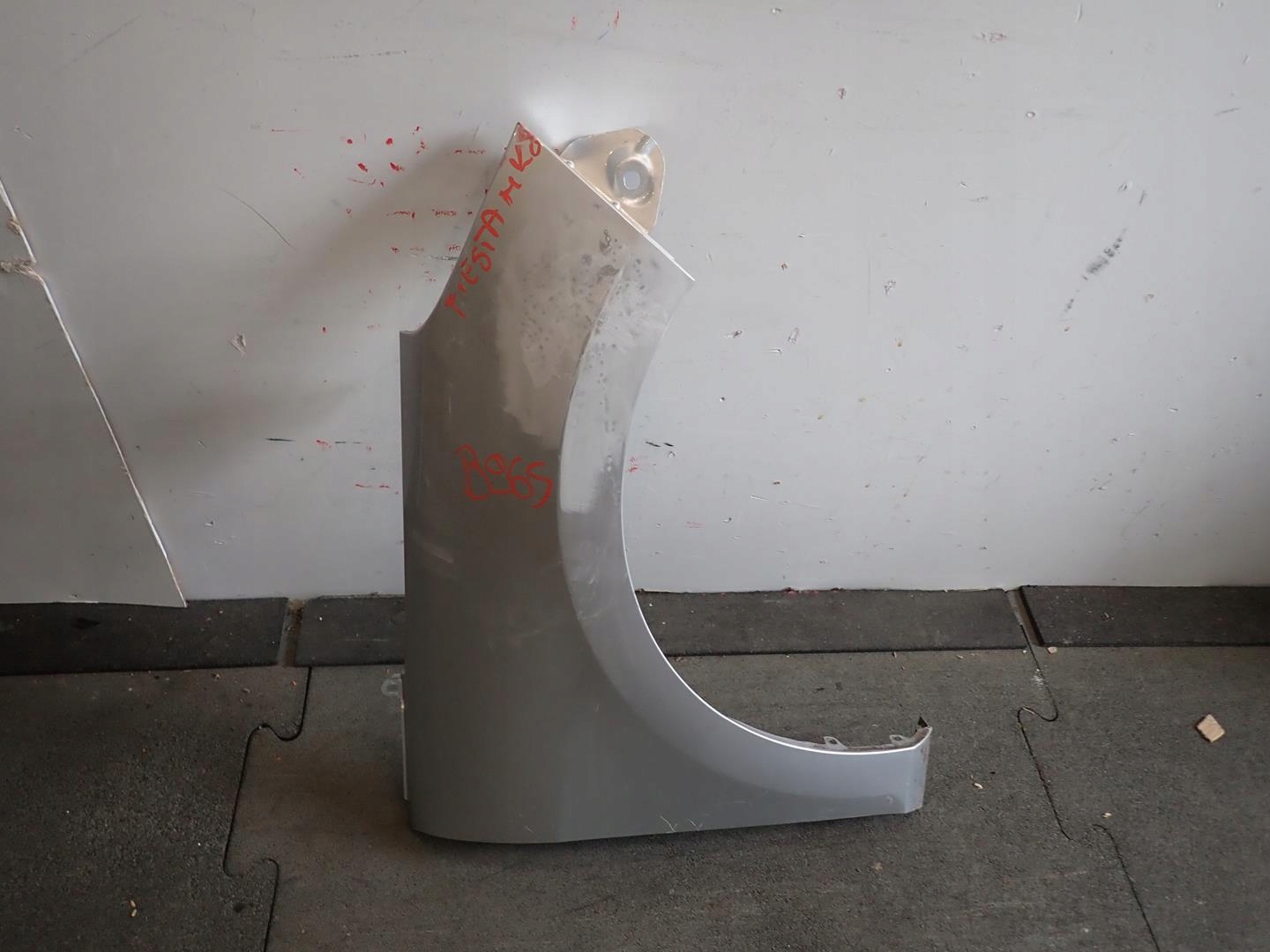 fender front front right FORD FIESTA MK8 2017