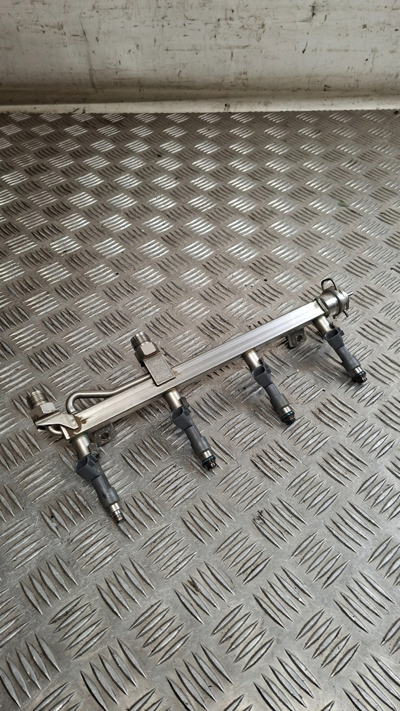 rampe injection SAAB 93 1.8T