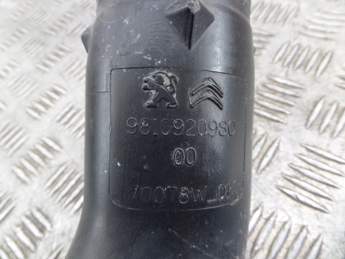 PEUGEOT CITROEN pipe air 9810920980