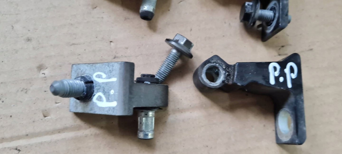 A4 B8 LIFT S4 hinge hinges door right right front KOMPLET LY9B