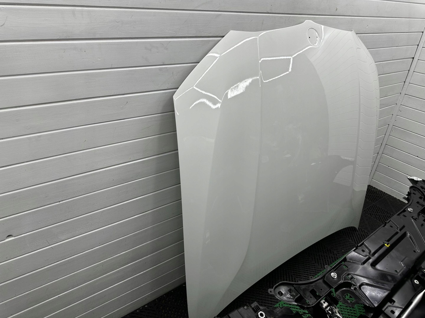 front BMW 3 G20 G21 LCI M PAKIET support panel for radiators bonnet lights