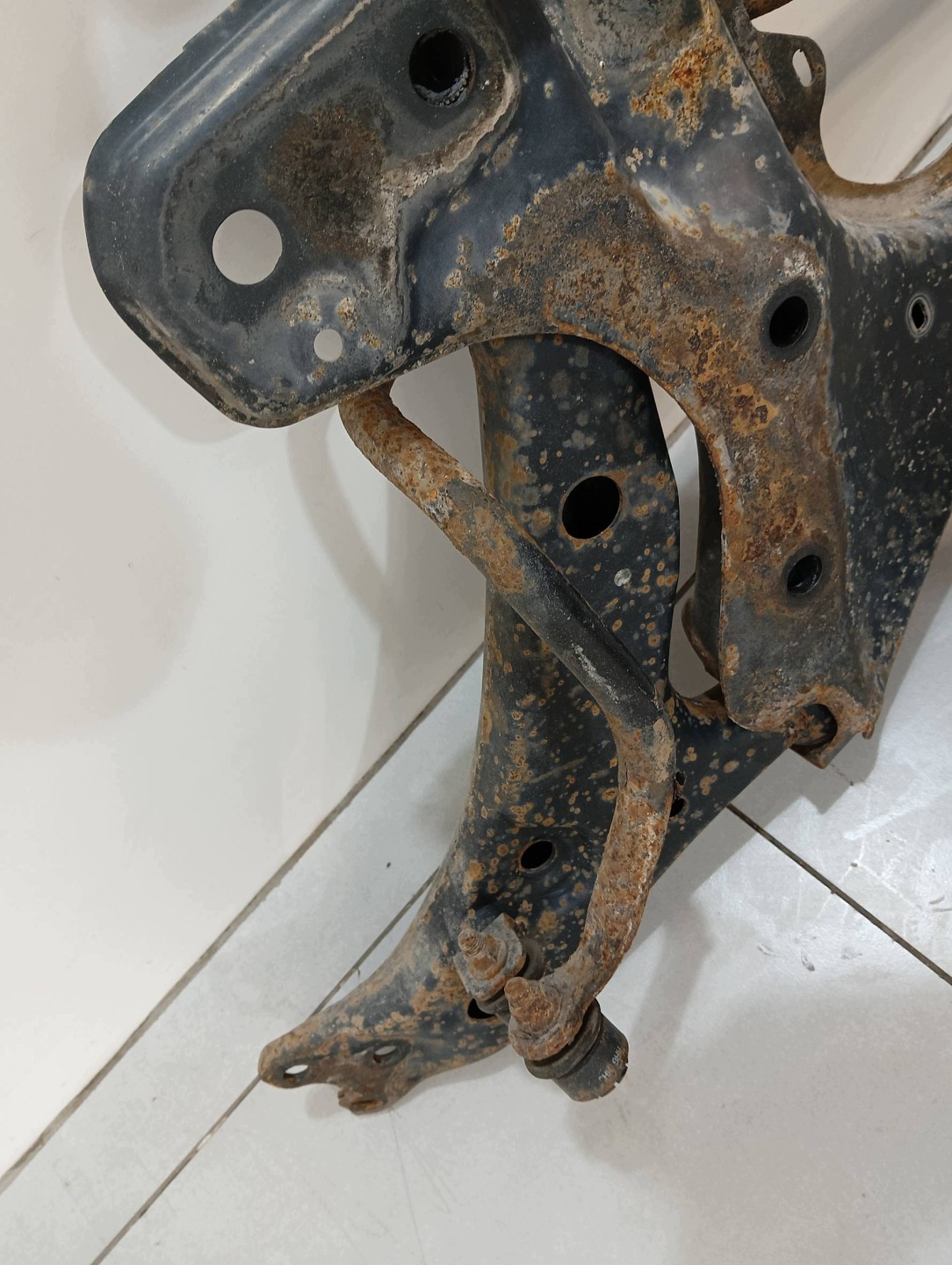 axle beam springing front E11 Toyota Corolla VIII (1995-2000)