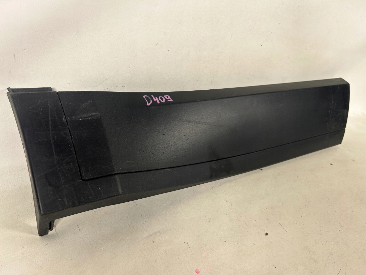 Jaguar E-Pace moulding door right rear part J9C3274A48