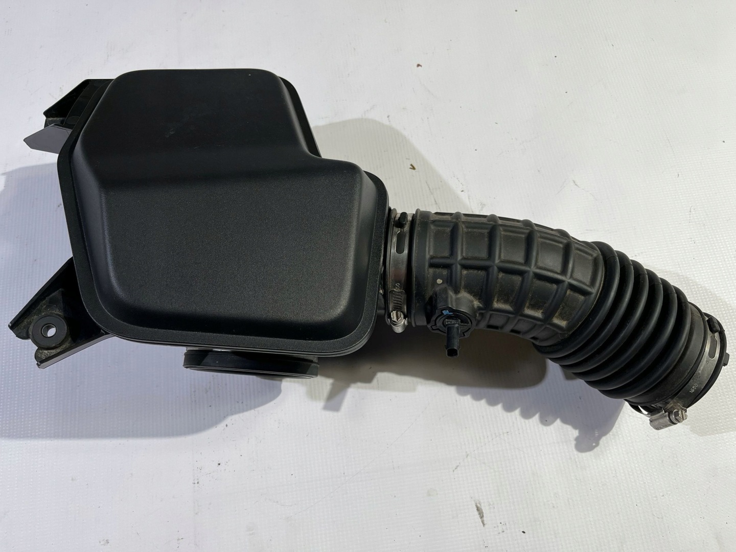 Gehäuse filter luft rezonator rohr dolotu Chrysler Pacifica 2021