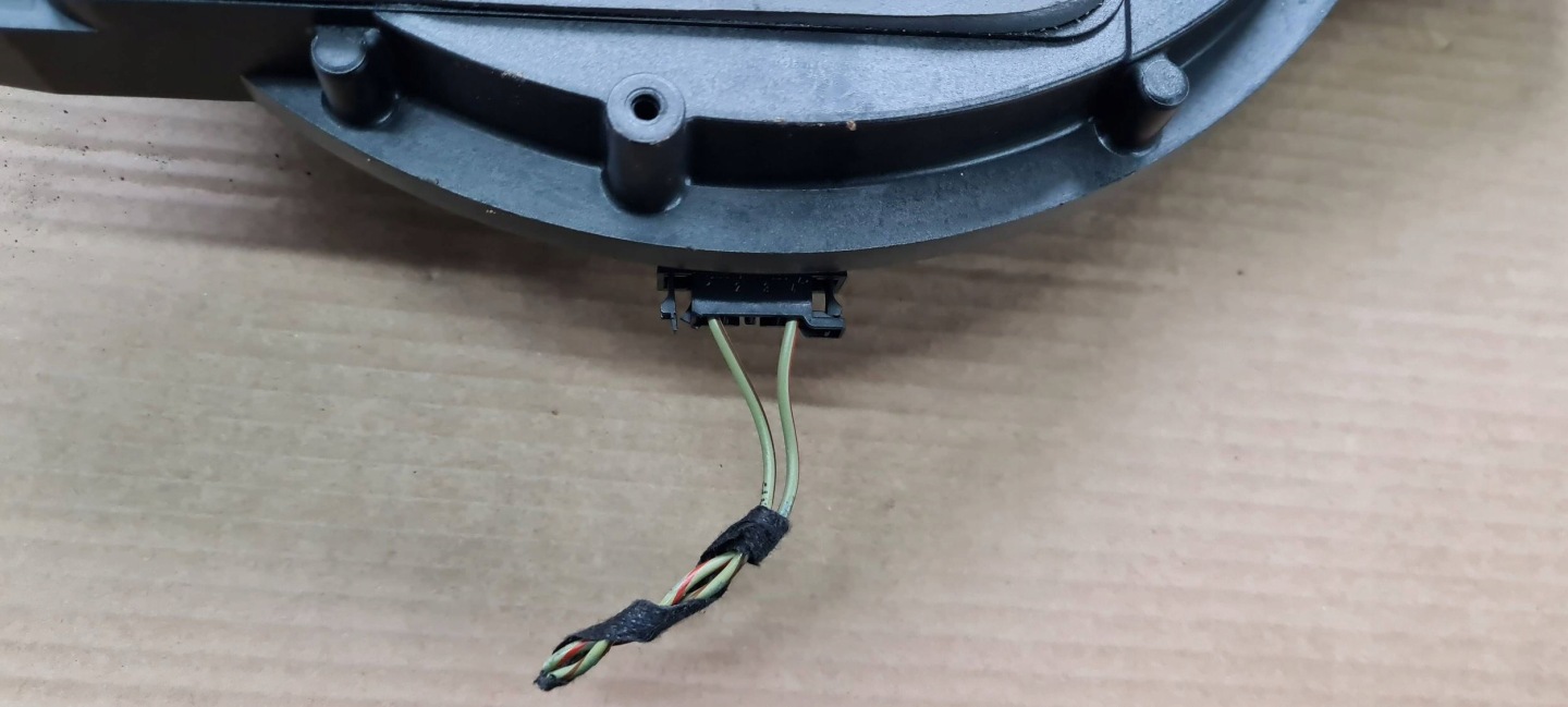 A4 B9 8W speaker BASOWY SUBWOOFER sedan 8W5035412