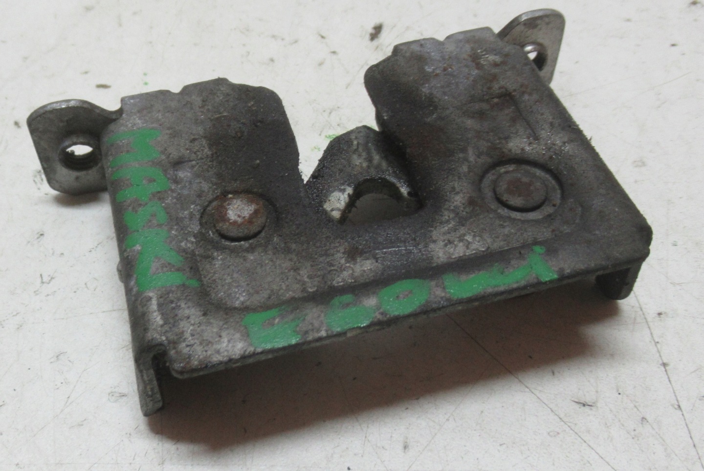 BMW E60 3.0 LCI 08R bonnet latch lock 7115229