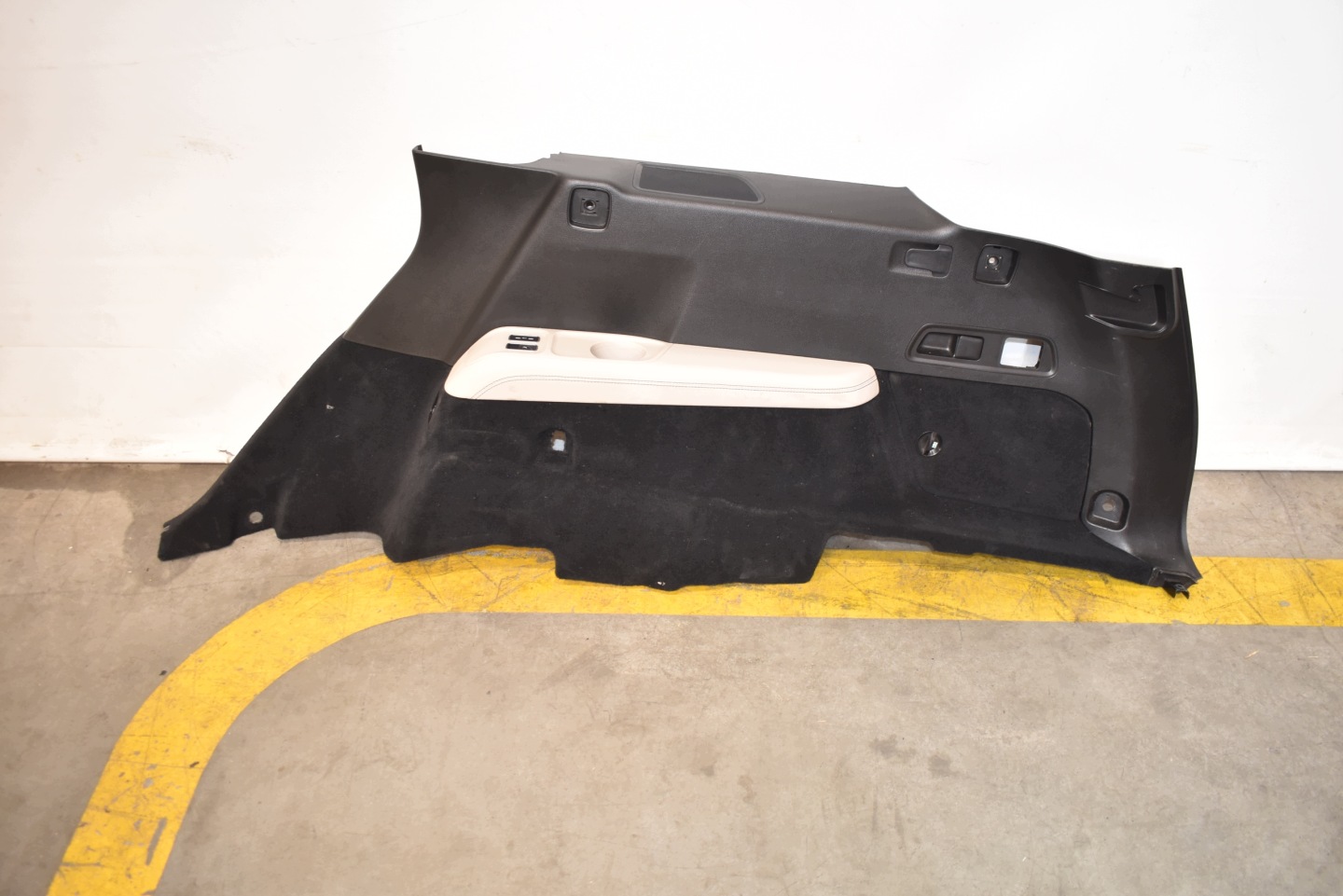 IDEALNY boot upholstery right MERCEDES GLS X167 1