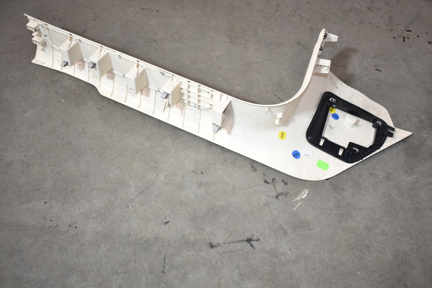 cover cap of the threshold front front right PORSCHE PANAMERA 971 1