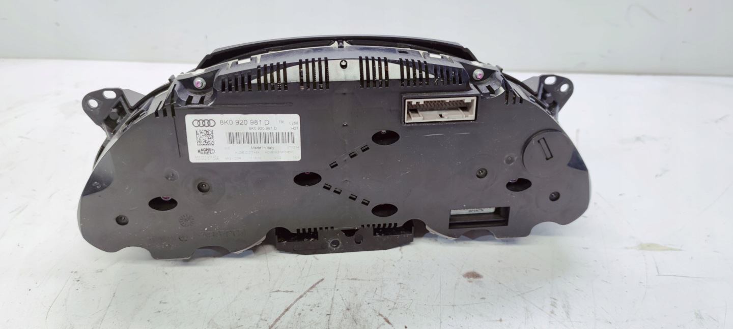 dials dials AUDI A4 B8 2.0 TDI 8K0920981D UK