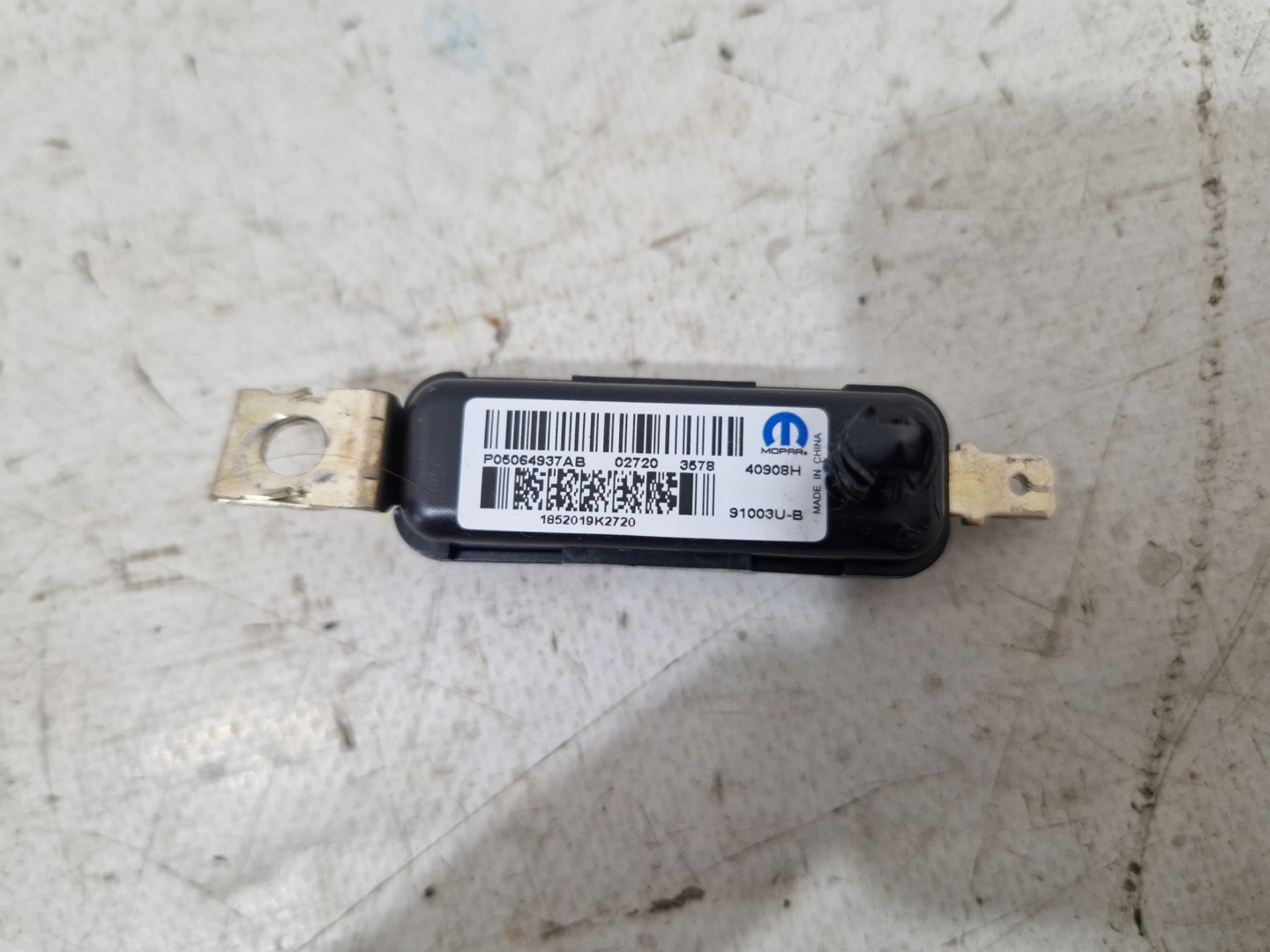 DODGE CHALLENGER 2019- modul erösítö ANTENA érzékelö 05064937AB